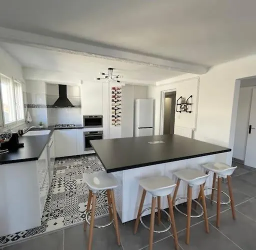 Grand Meuble Touristique Centre-Ville Beziers